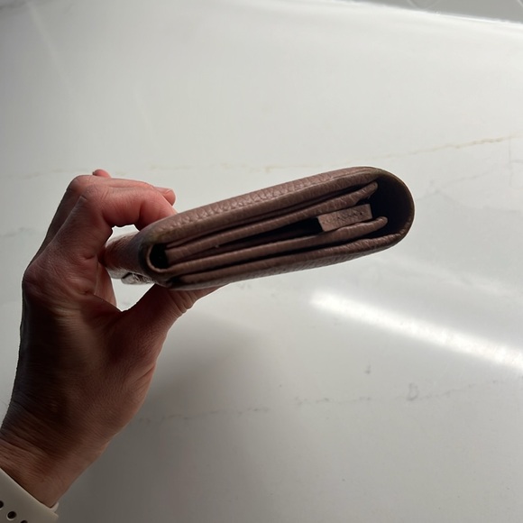 Pink Gucci wallet - Picture 10 of 13